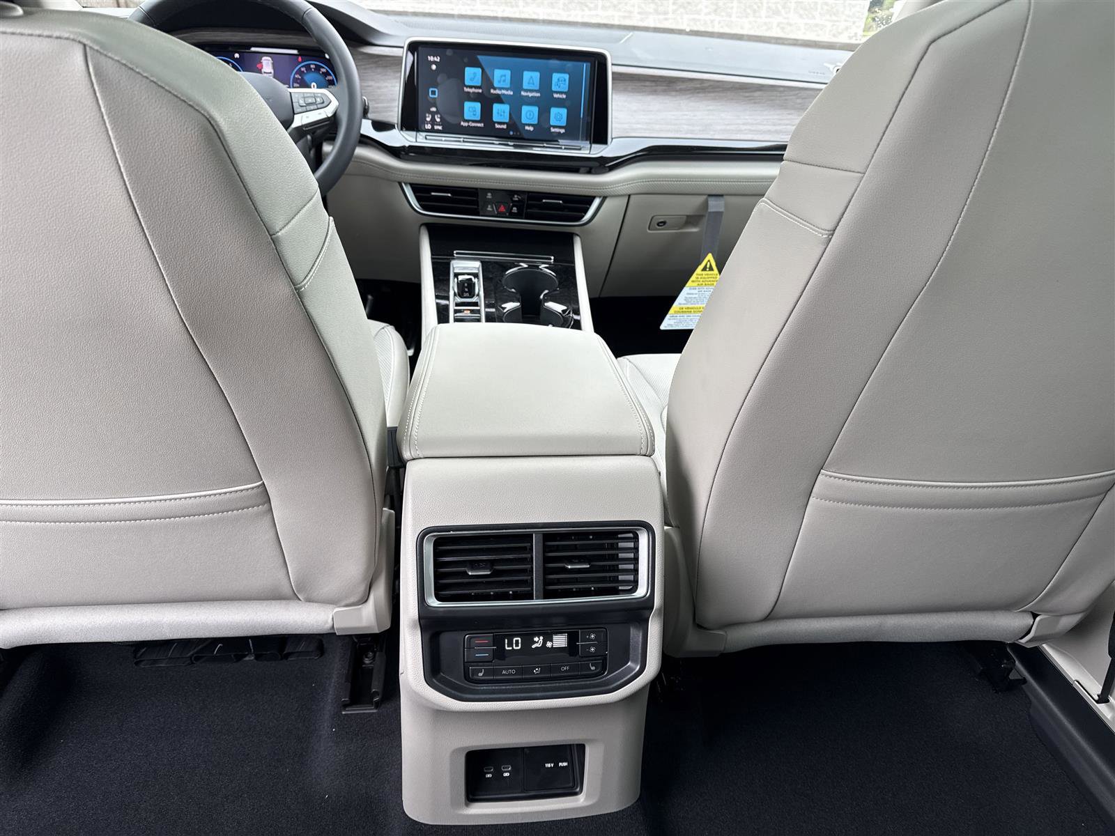 New 2025 Volkswagen Atlas SEL Premium R-Line image 29