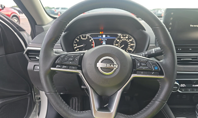 Used 2023 Nissan Altima 2.5 SL FWD image 10