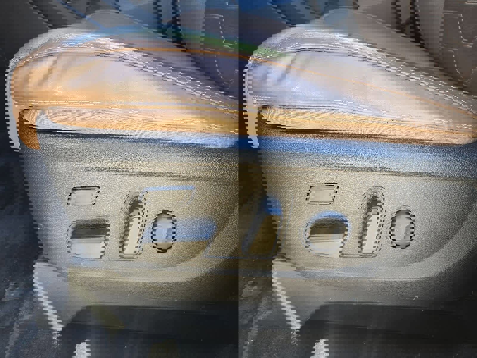 Used 2020 Kia Telluride SX w/ SX Prestige Package image 16