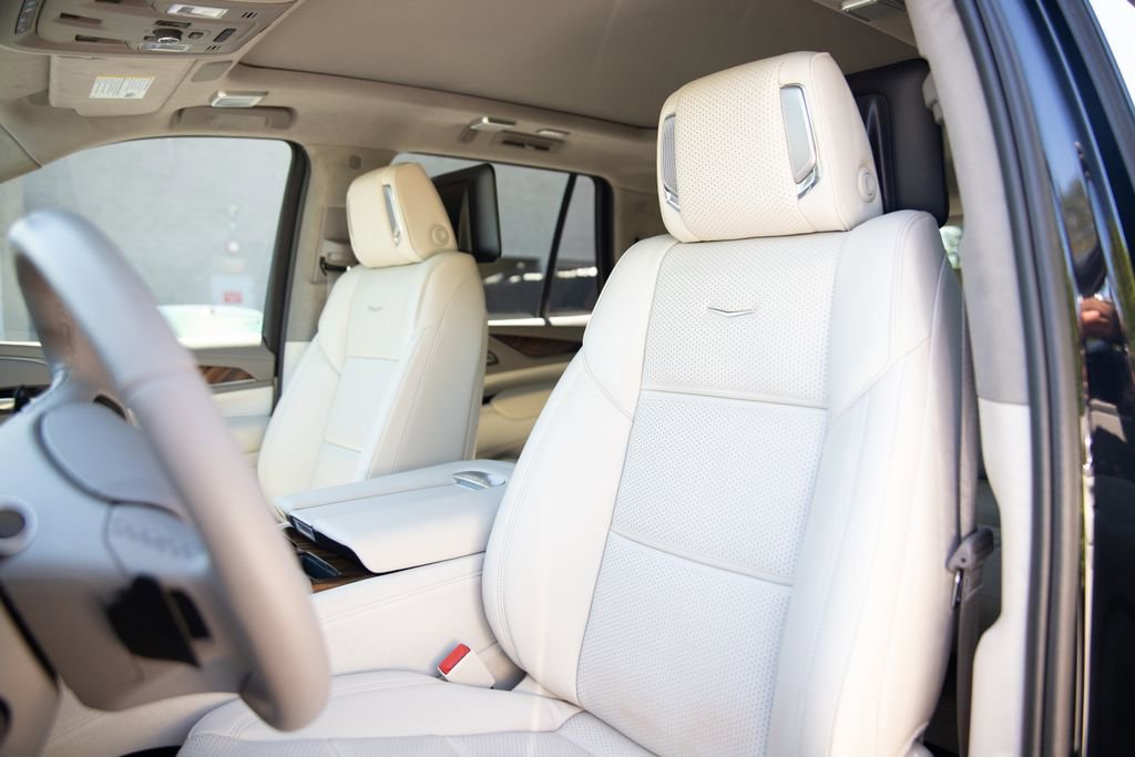 Used 2024 Cadillac Escalade Sport Platinum w/ Heavy-Duty Trailer Package image 16