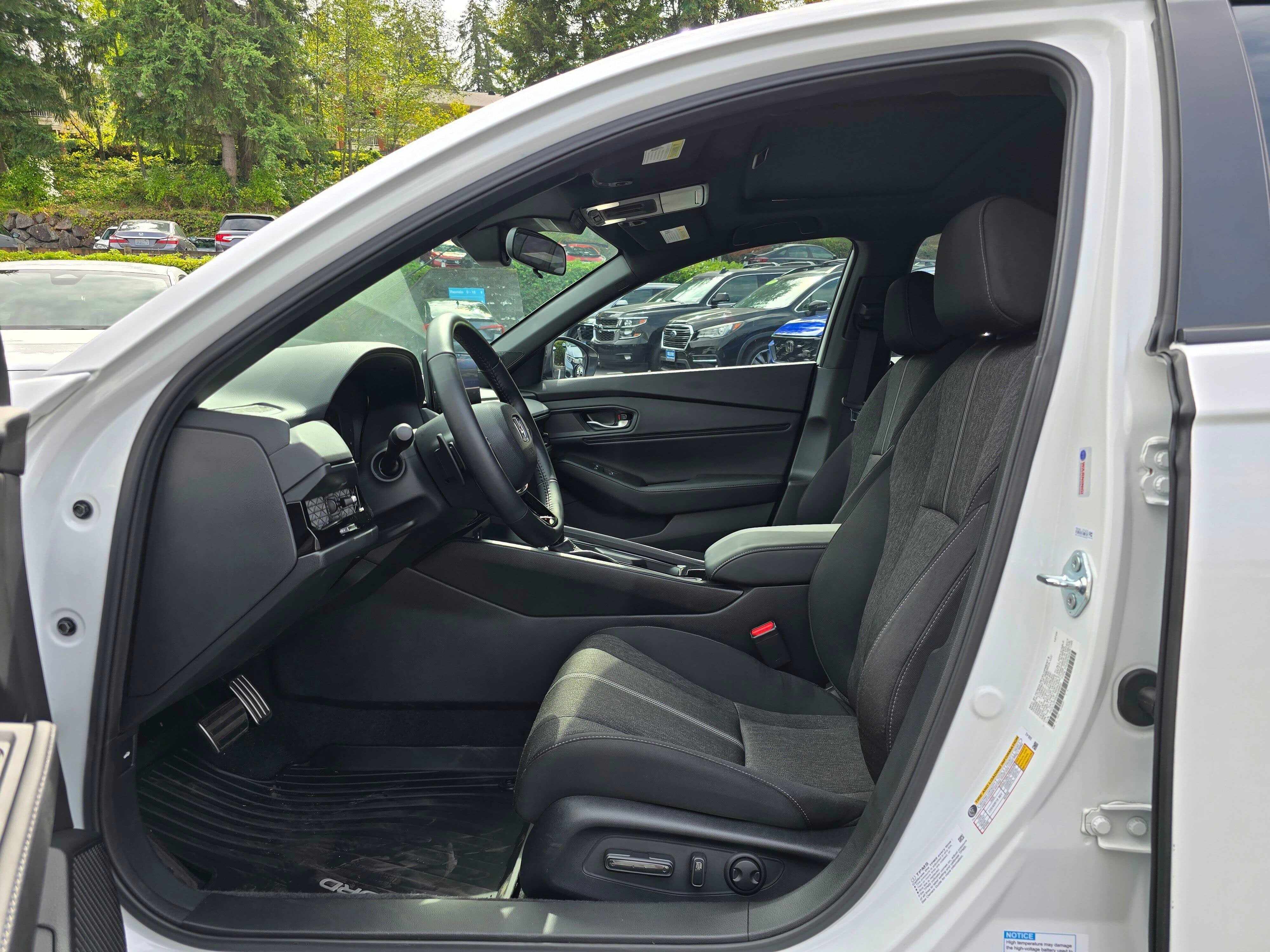 Used 2025 Honda Accord Sport image 18