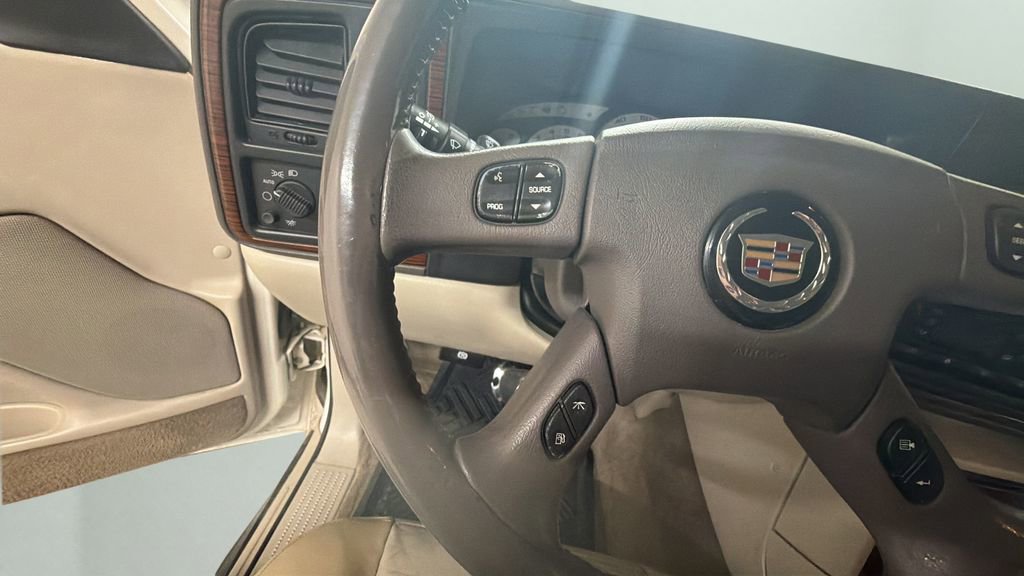 Used 2004 Cadillac Escalade AWD image 19