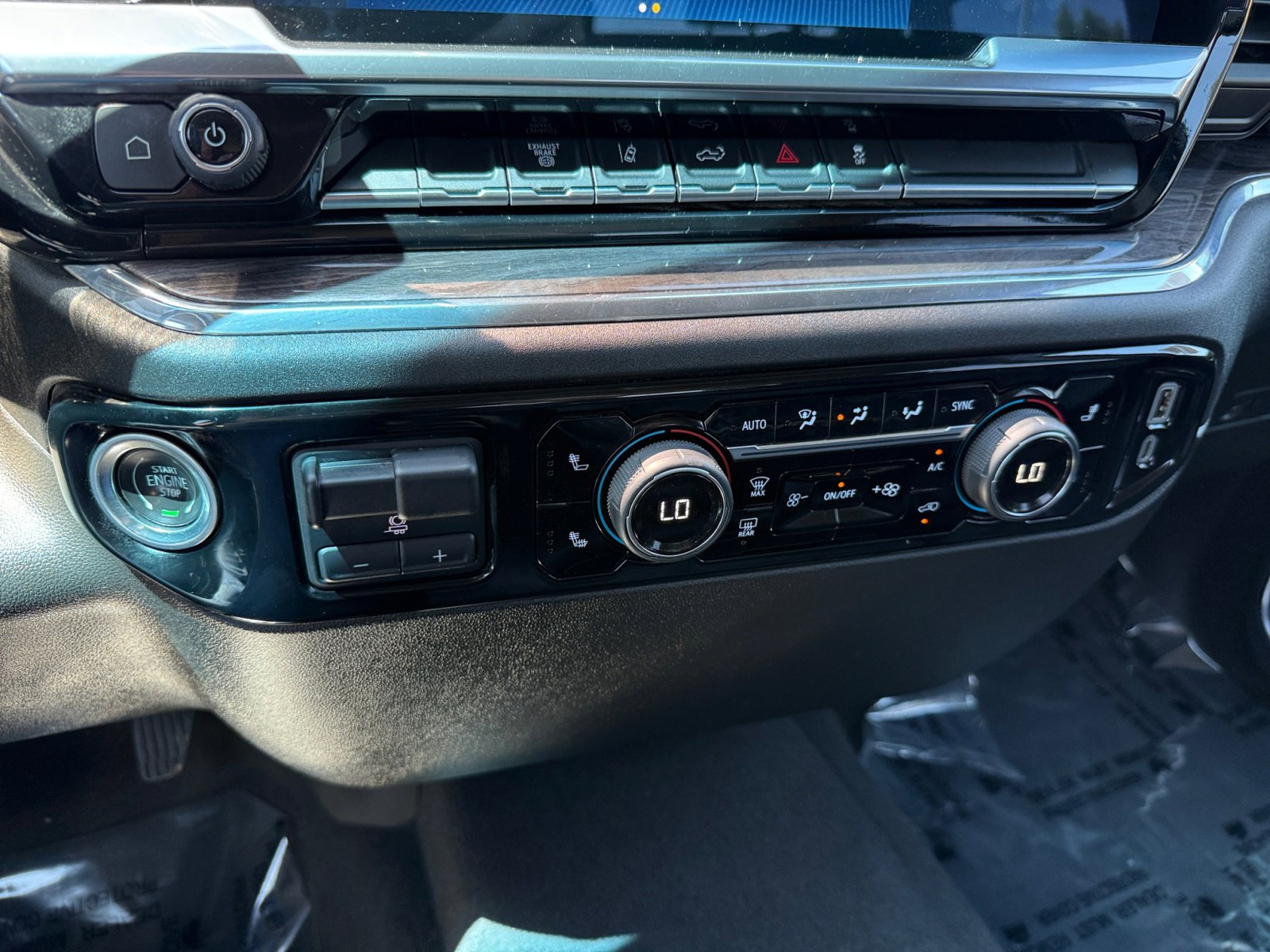 Used 2024 Chevrolet Silverado 2500 LTZ image 13