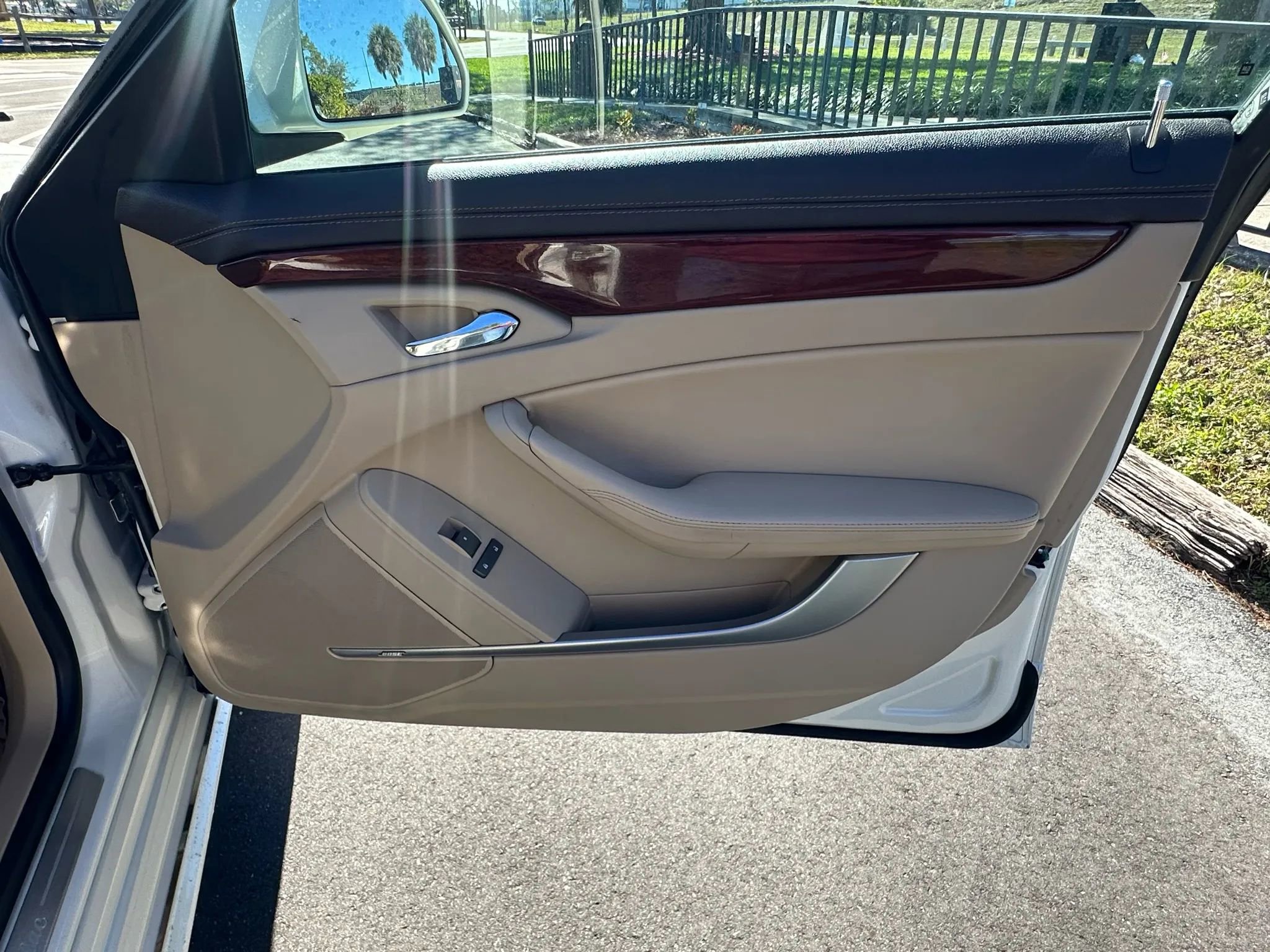 Used 2011 Cadillac CTS Luxury RWD image 26