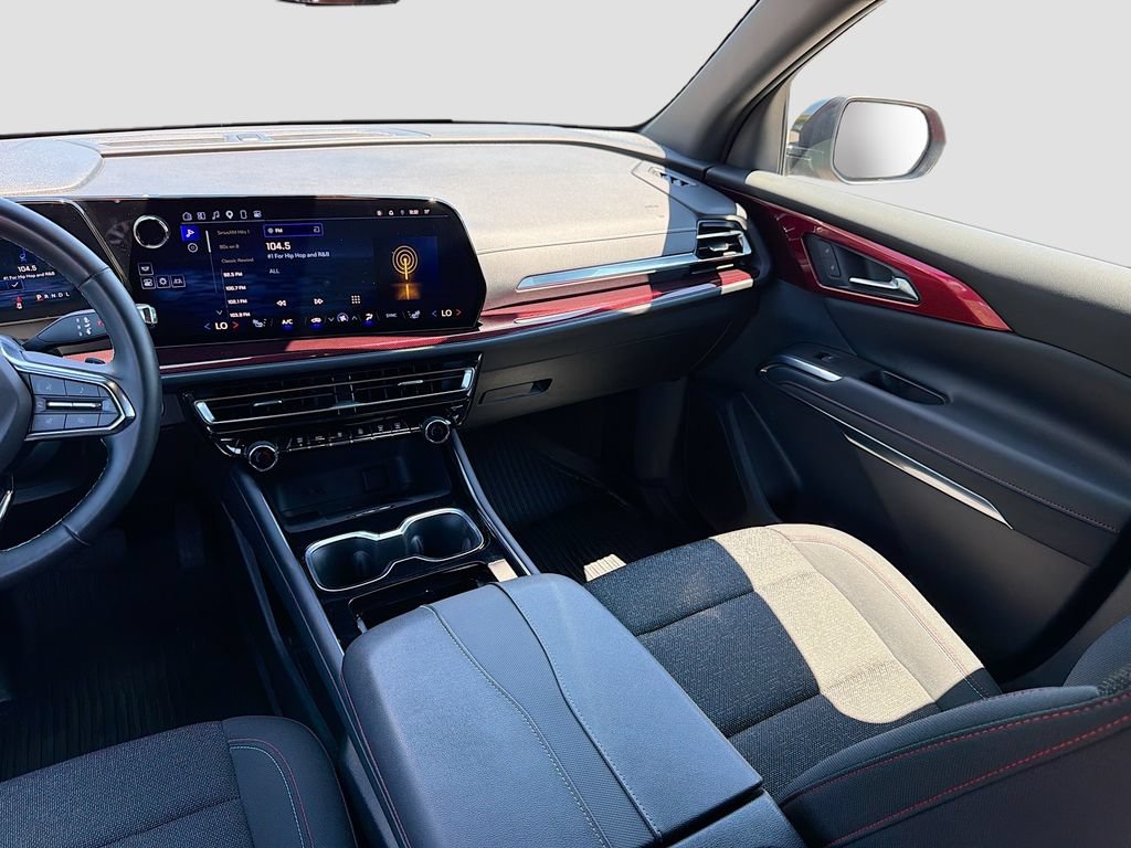 Used 2024 Chevrolet Traverse Z71 w/ LPO, Floor Liner Package AWD/4WD image 26