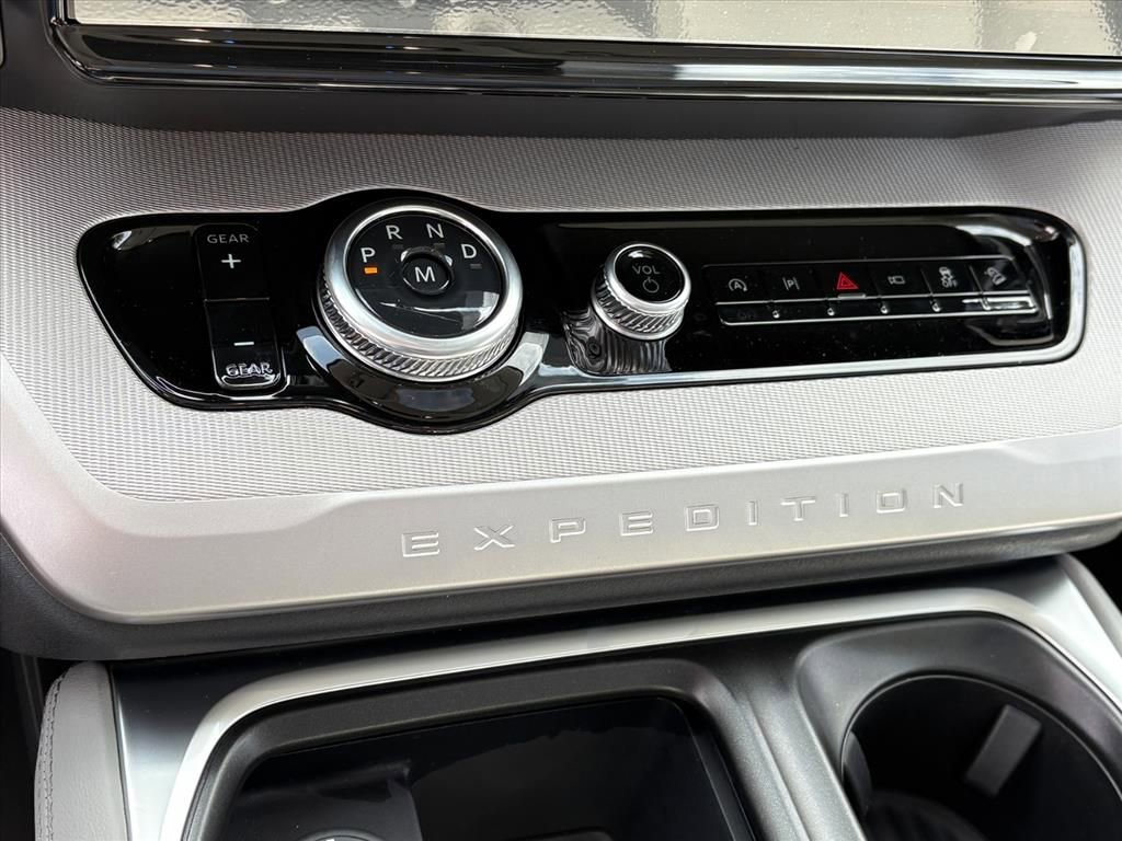 New 2026 Ford Expedition Active AWD/4WD image 21