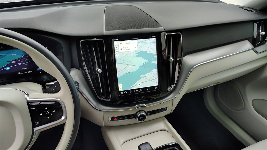 Certified 2023 Volvo XC60 B5 Core w/ Climate Package image 18