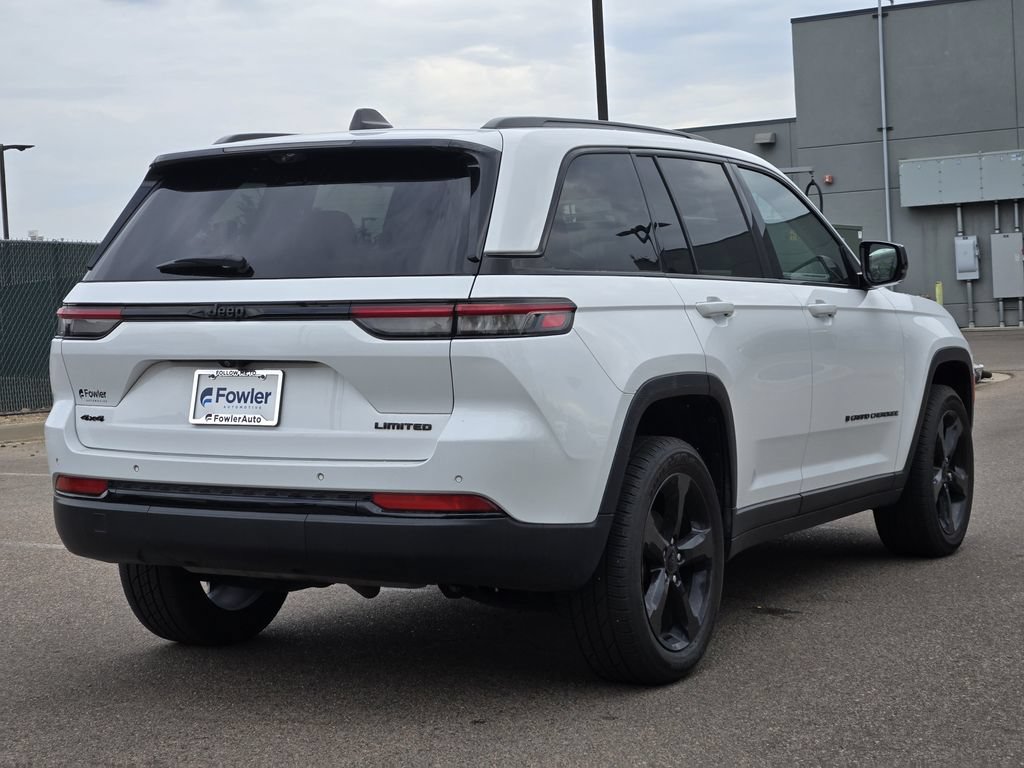 Used 2023 Jeep Grand Cherokee Limited w/ Luxury Tech Group II AWD/4WD image 7