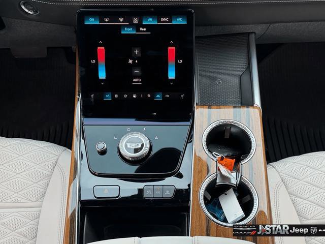 Used 2025 Cadillac Escalade Sport Platinum AWD/4WD image 15