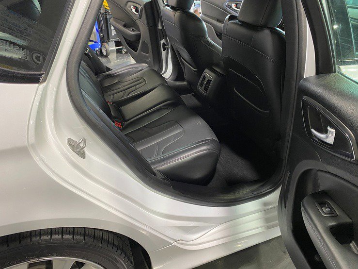 Used 2016 Chrysler 200 S w/ Navigation & Sound Group I image 16