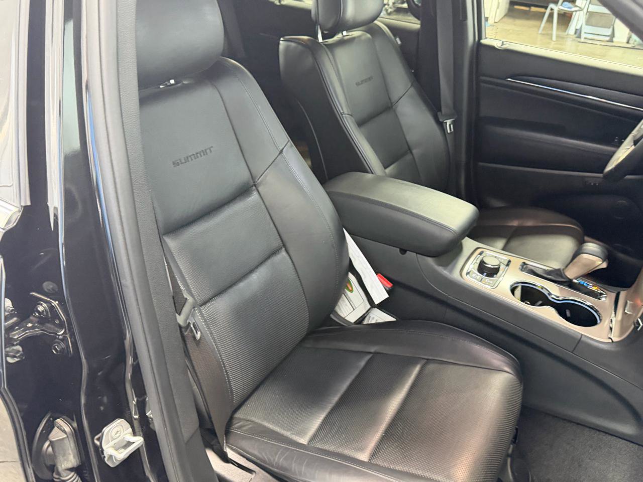Used 2016 Jeep Grand Cherokee Summit w/ Platinum Series Group AWD/4WD image 39