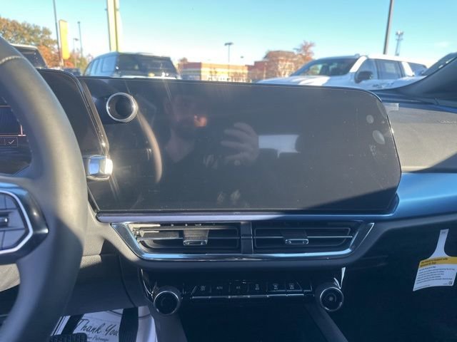 New 2026 Chevrolet Equinox EV LT image 22