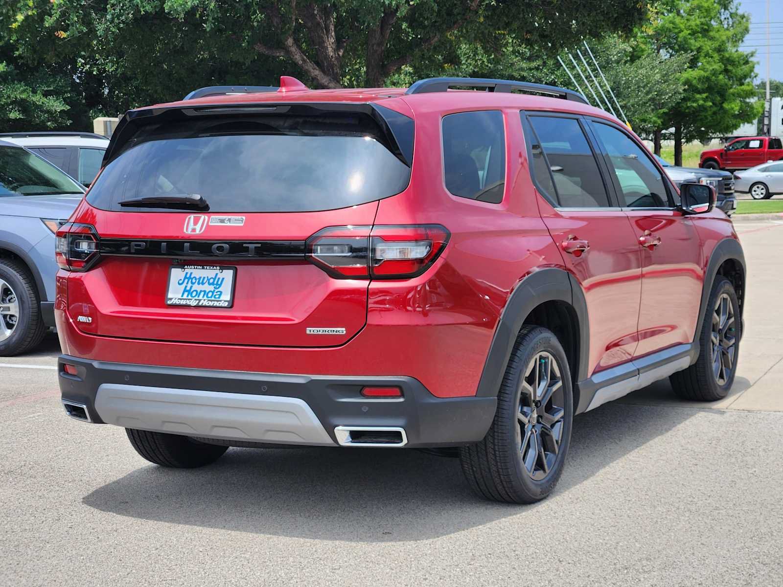 New 2025 Honda Pilot Touring image 4