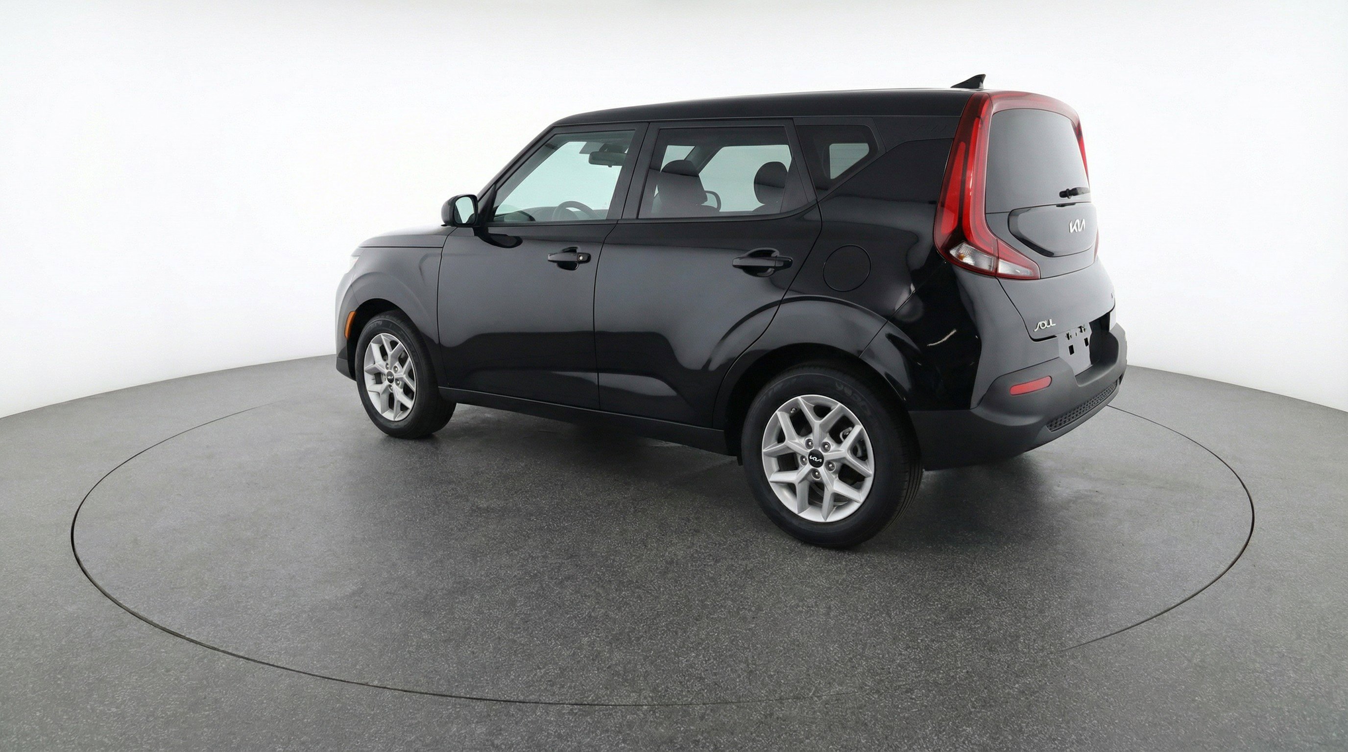Used 2025 Kia Soul LX w/ LX Technology Package FWD image 6