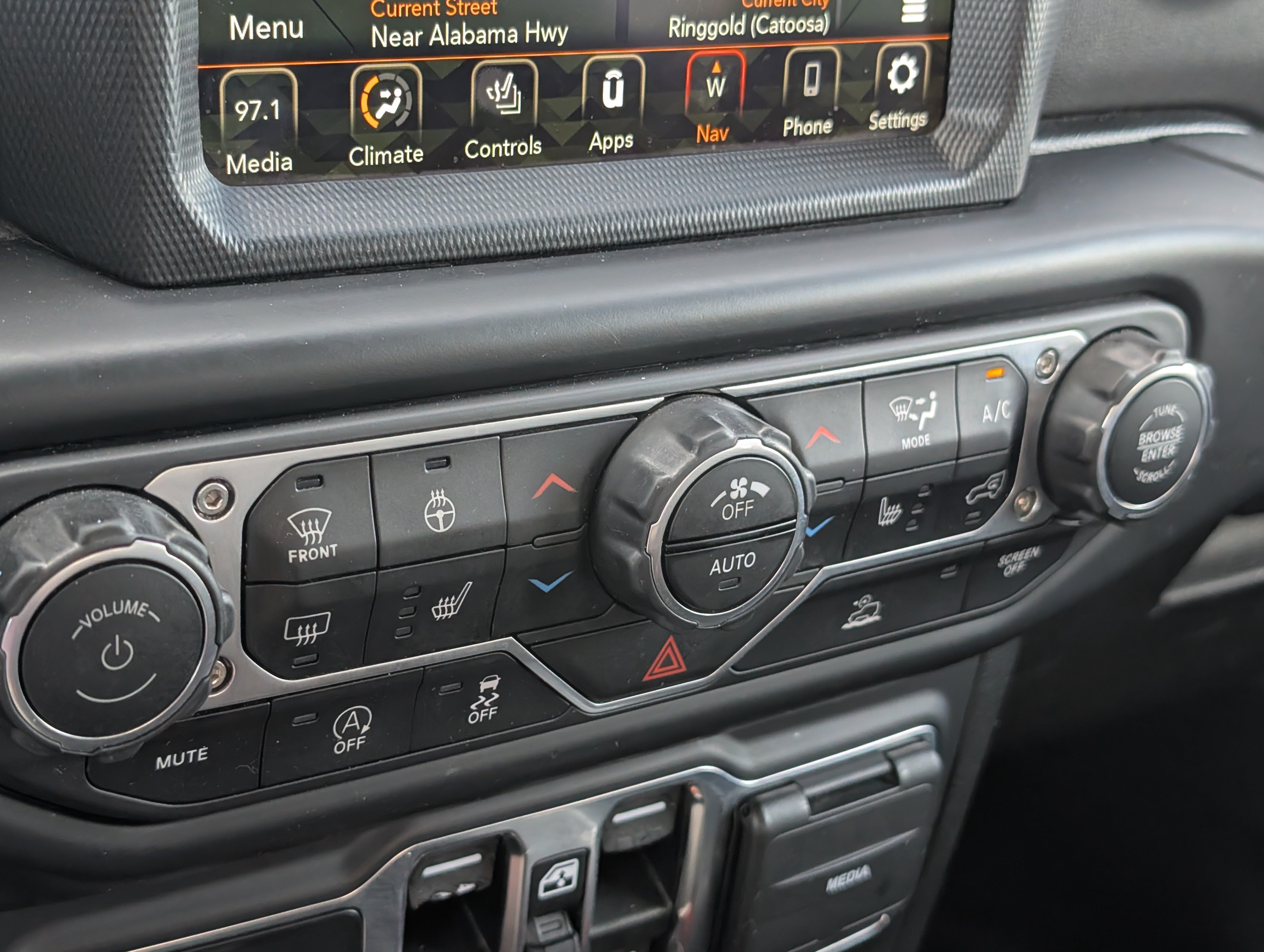 Used 2023 Jeep Gladiator Overland w/ Popular Equipment Package AWD/4WD image 22