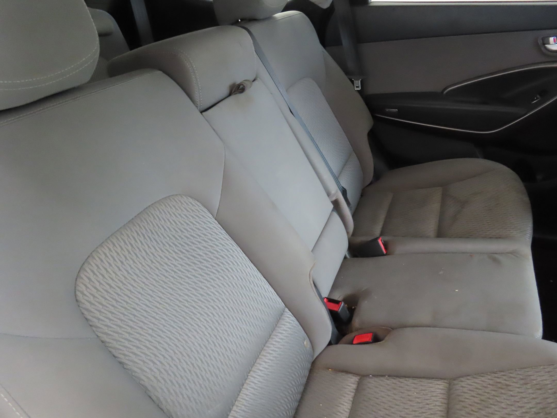 Used 2017 Hyundai Santa Fe SE FWD image 19
