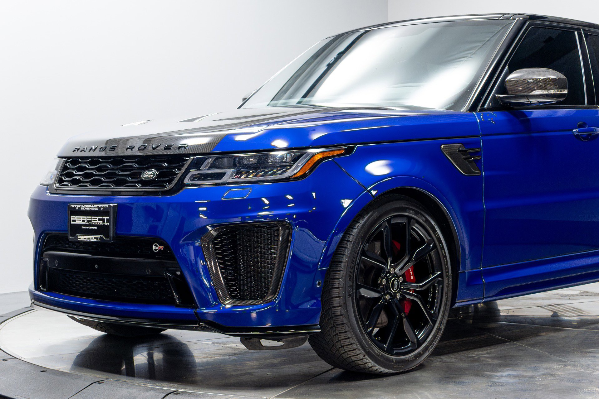Used 2022 Land Rover Range Rover Sport SVR image 4