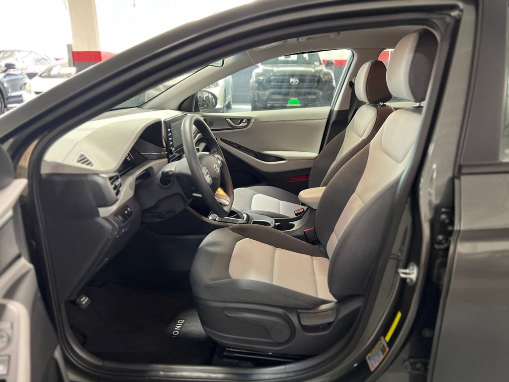Used 2020 Hyundai Ioniq Blue FWD image 12