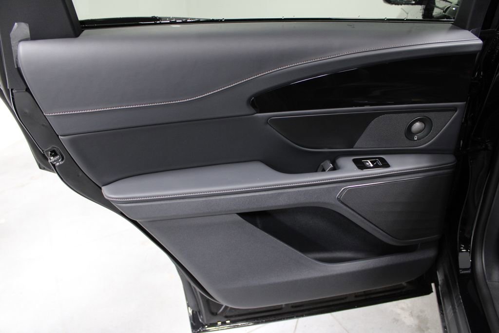 New 2025 Lincoln Nautilus Premier w/ Equipment Group 102A image 25