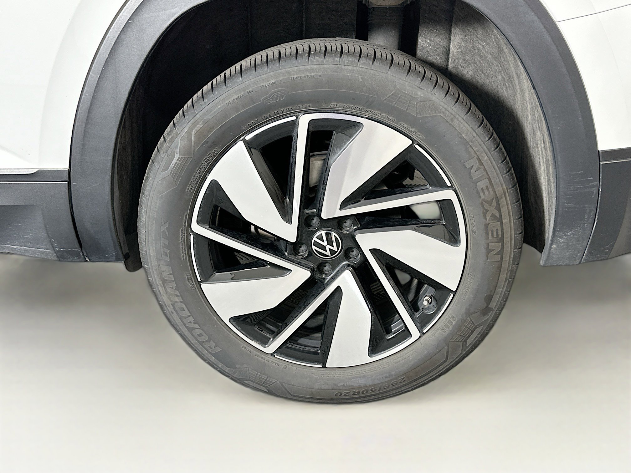 Used 2025 Volkswagen Atlas SE image 11