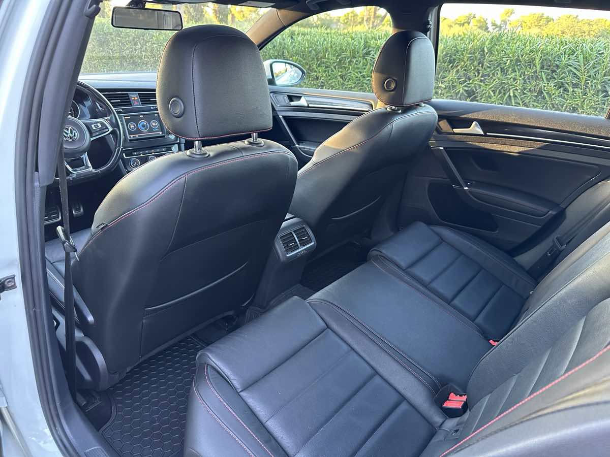 Used 2016 Volkswagen GTI SE w/ Lighting Package (SEL) FWD image 28