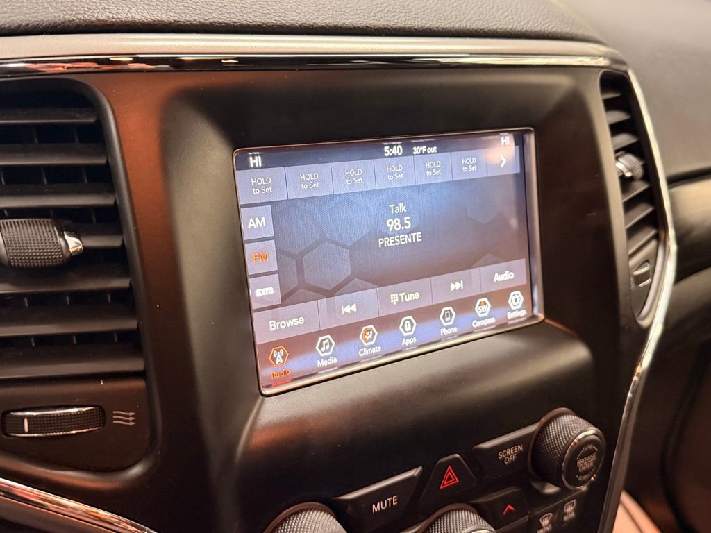 Used 2020 Jeep Grand Cherokee Laredo image 29