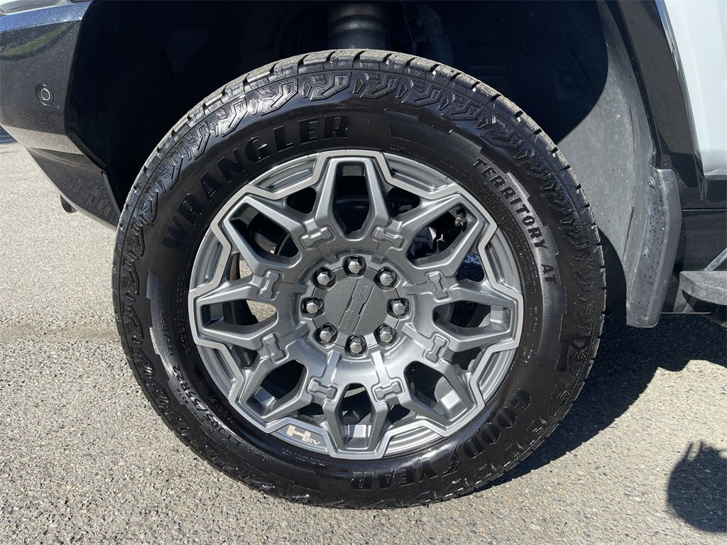 Used 2024 GMC Hummer EV 3X image 34