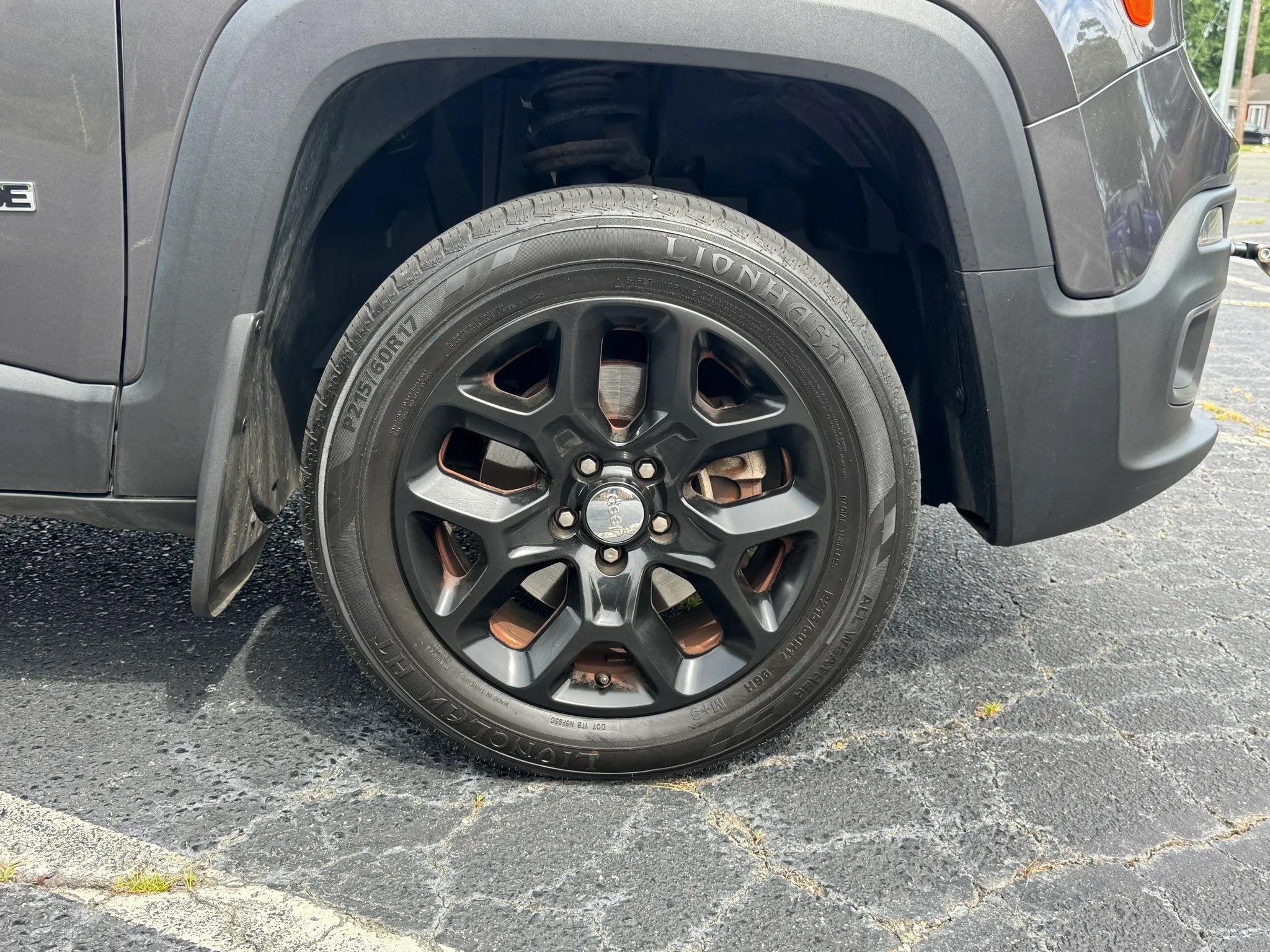 Used 2018 Jeep Renegade Latitude w/ Cold Weather Group AWD/4WD image 10