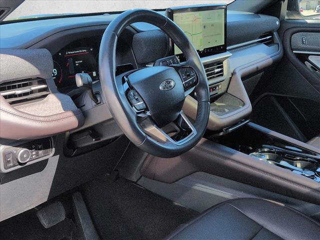 Used 2025 Ford Explorer Platinum w/ LUX Leather Package AWD/4WD image 10