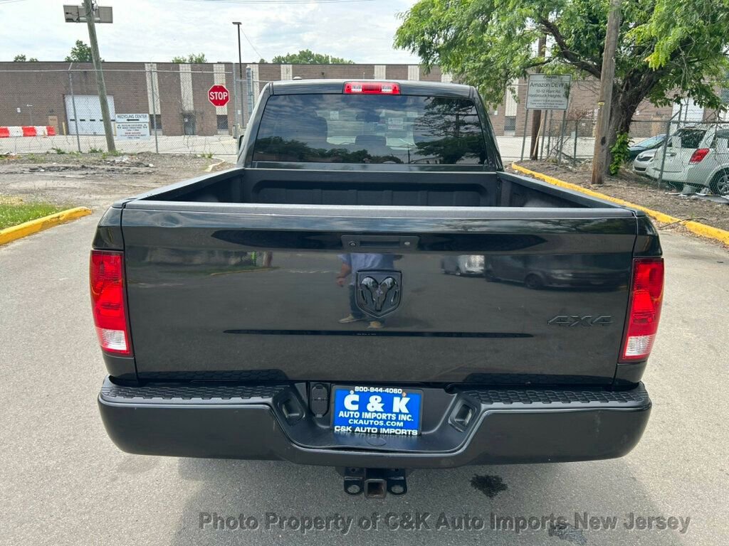 Used 2018 RAM 1500 Express w/ Black Ram 1500 Express Group AWD/4WD image 13