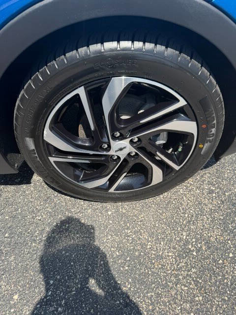 Used 2022 Chevrolet Bolt LT w/ Infotainment Package FWD image 19