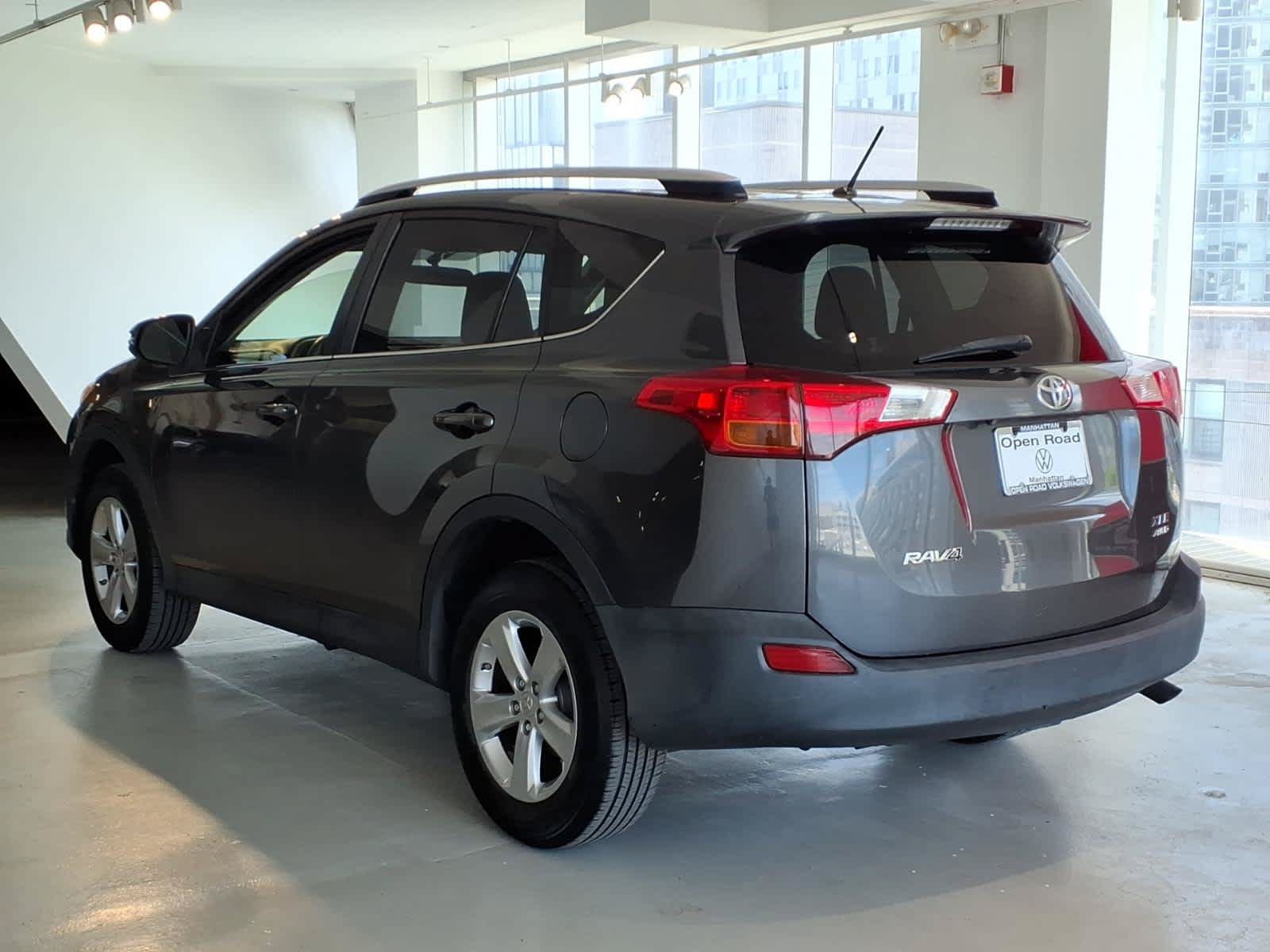 Used 2013 Toyota RAV4 XLE AWD/4WD image 6