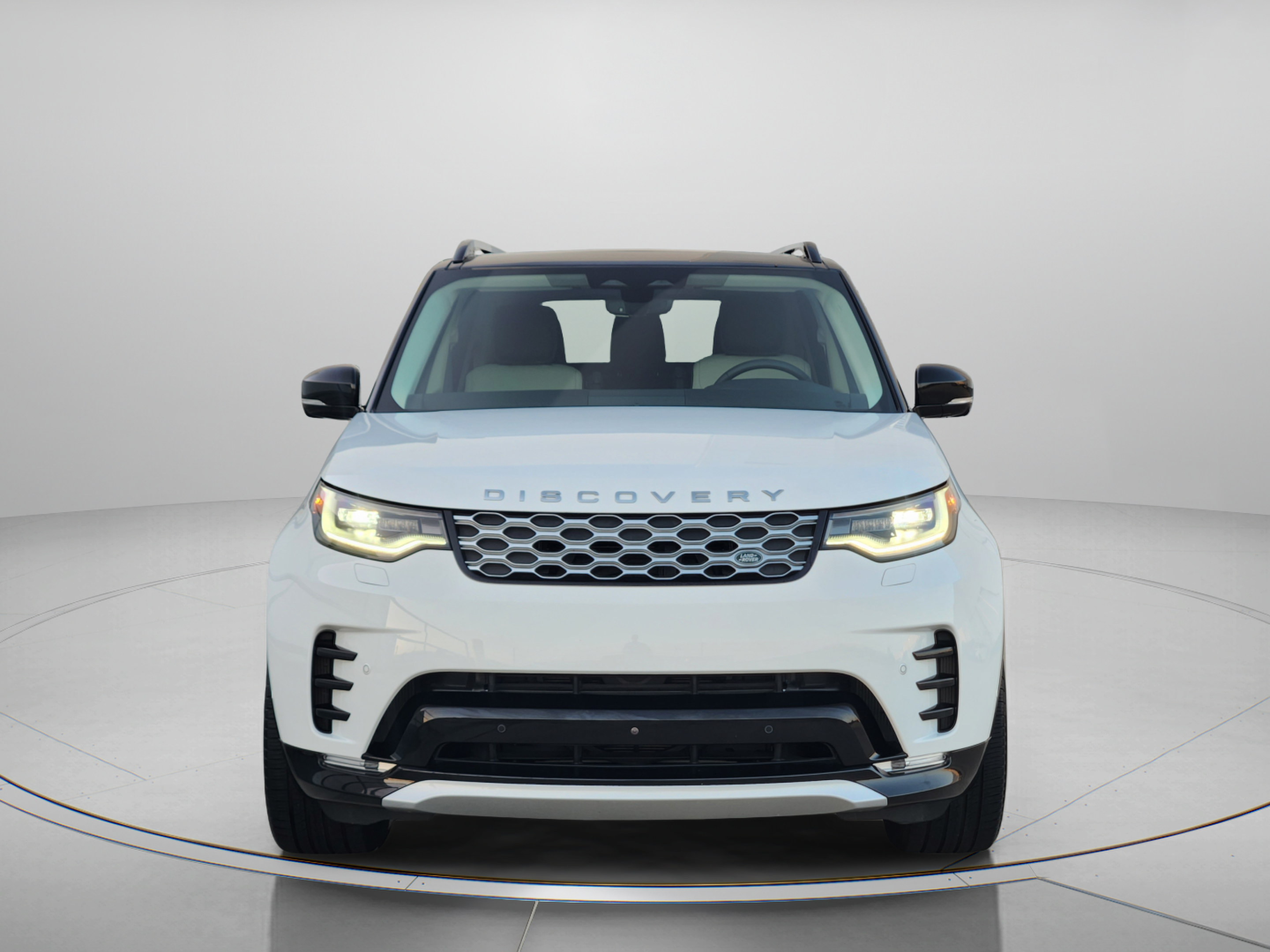 Certified 2026 Land Rover Discovery Limited Edition AWD/4WD image 6
