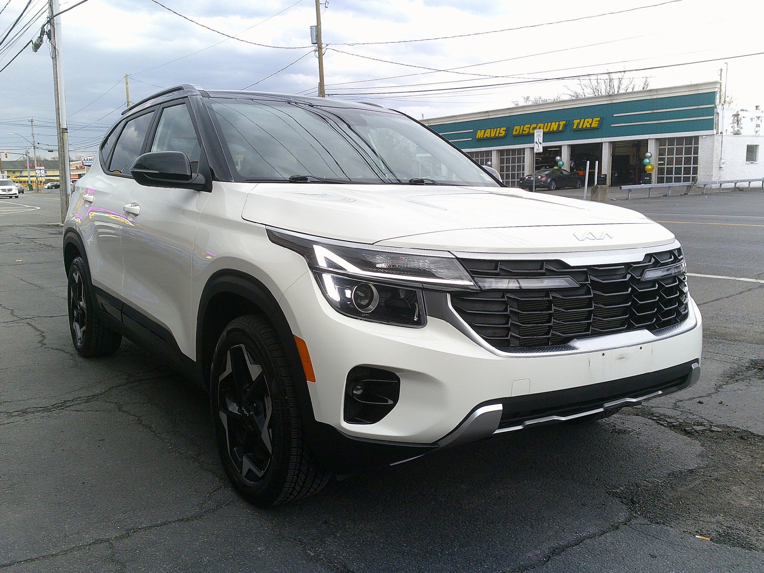 Used 2025 Kia Seltos S AWD/4WD image 7