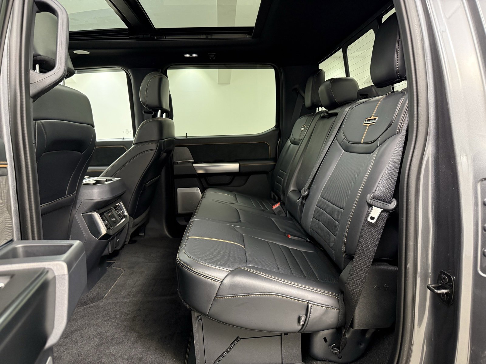 Used 2024 Ford F350 Platinum image 26