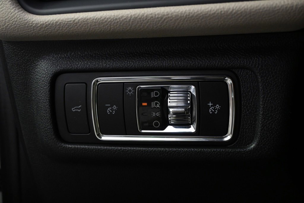 New 2026 Lincoln Corsair Premiere image 24