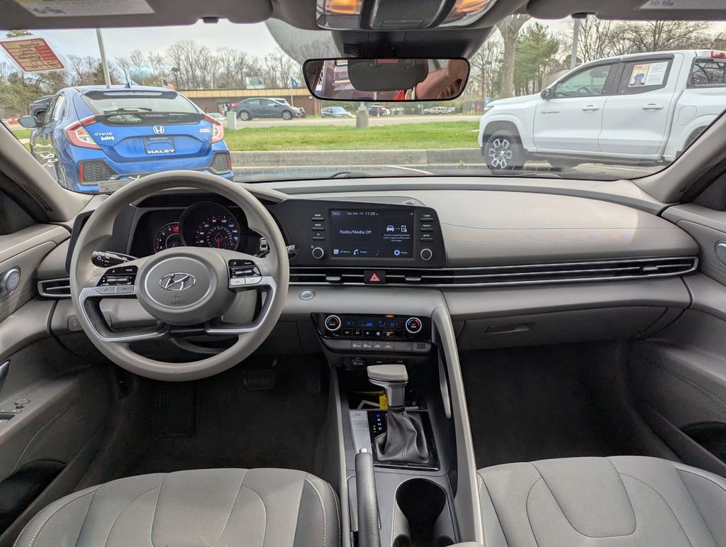 Used 2021 Hyundai Elantra SEL w/ Cargo Package image 8