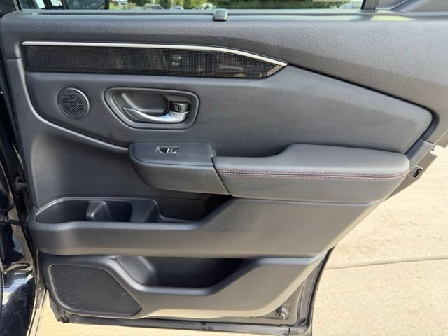 Used 2025 Honda Pilot Black Edition image 29