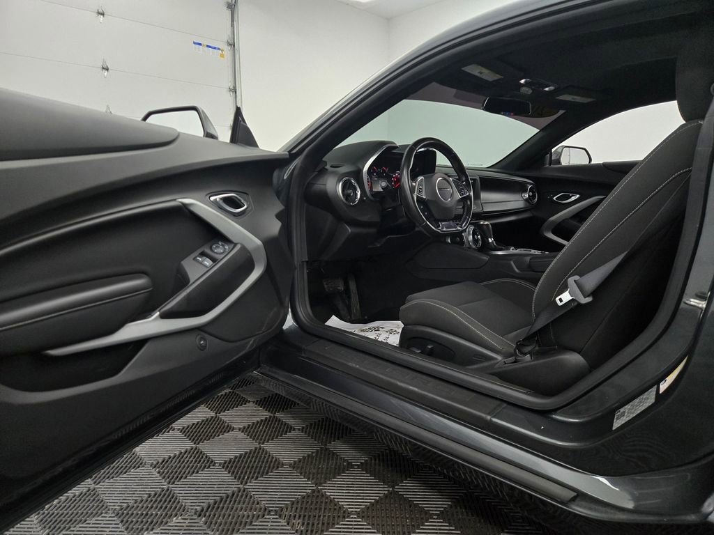 Used 2018 Chevrolet Camaro LT w/ RS Package image 16