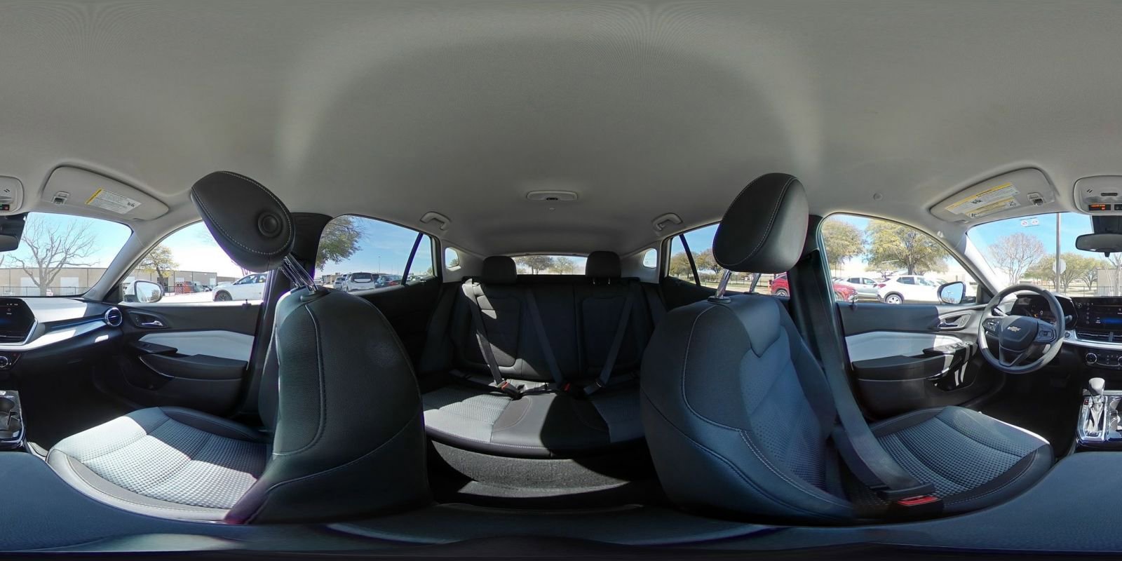 Used 2025 Chevrolet Trax LT image 45