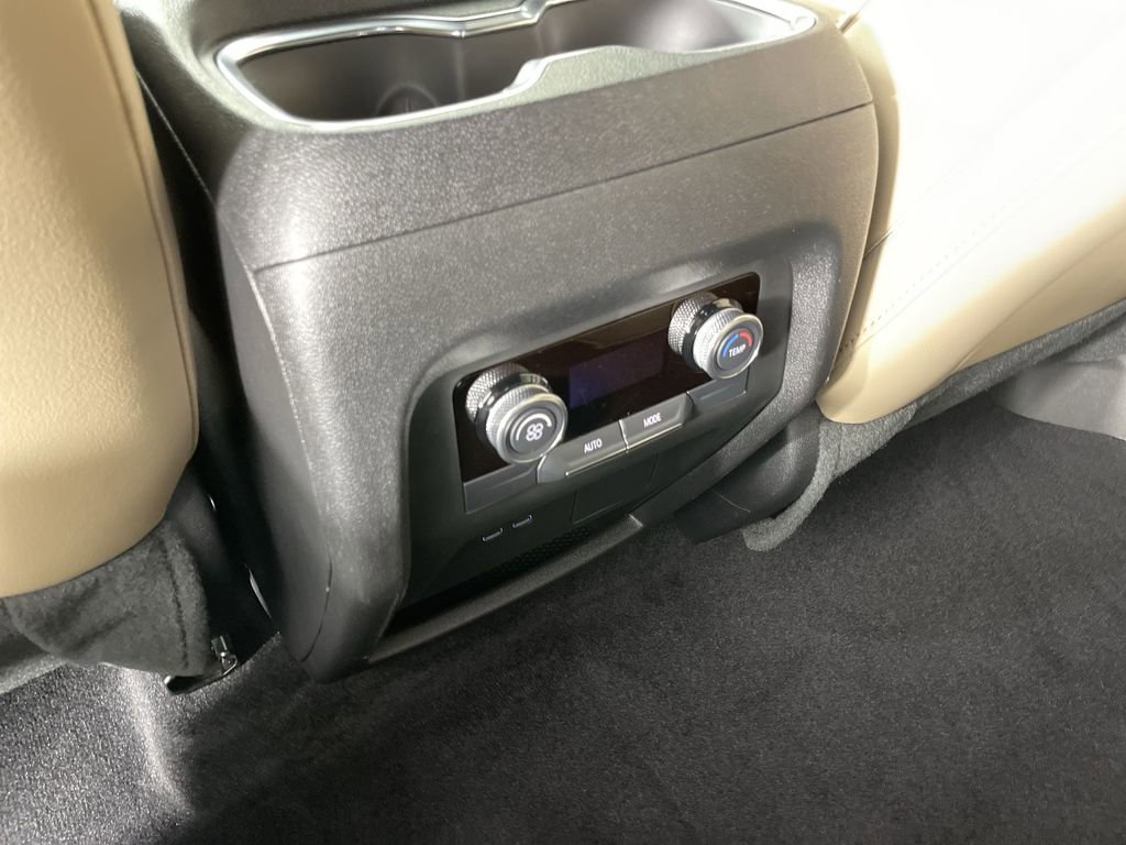 Used 2025 Buick Enclave Preferred image 20