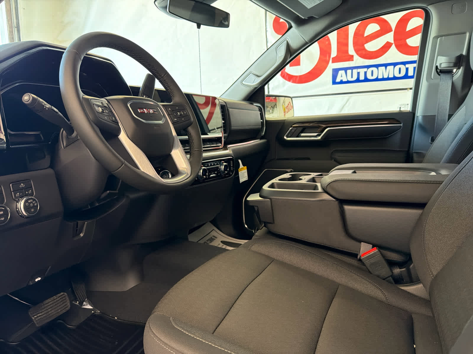 New 2026 GMC Sierra 1500 Elevation image 15