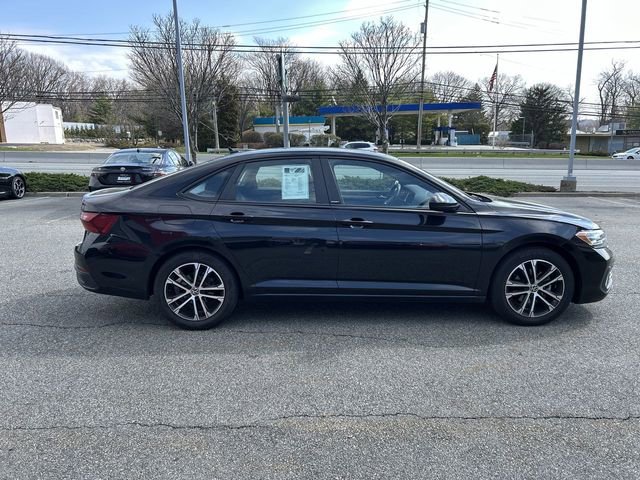 Used 2023 Volkswagen Jetta Sport image 9