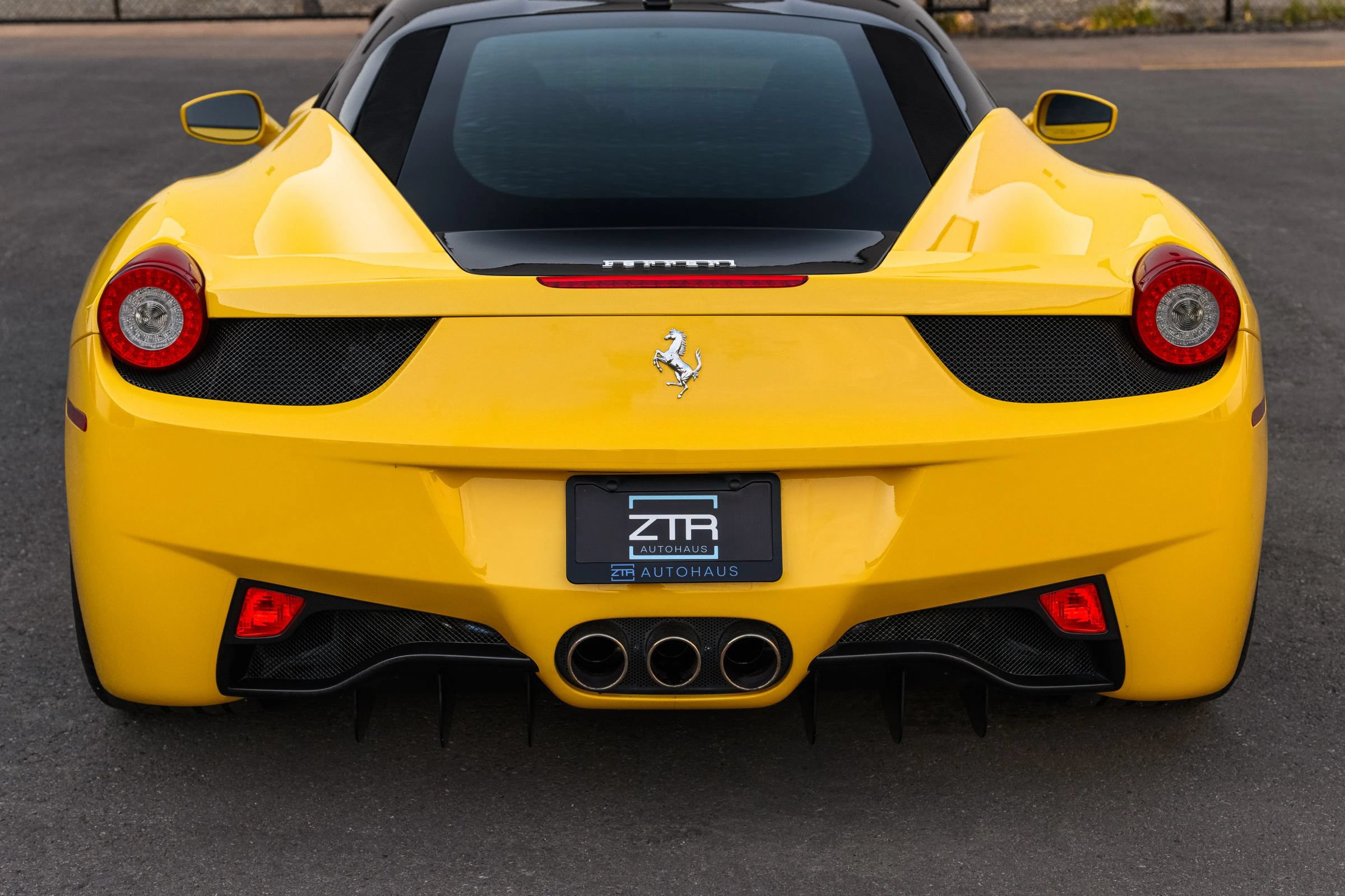 Used 2010 Ferrari 458 Italia Coupe RWD image 15