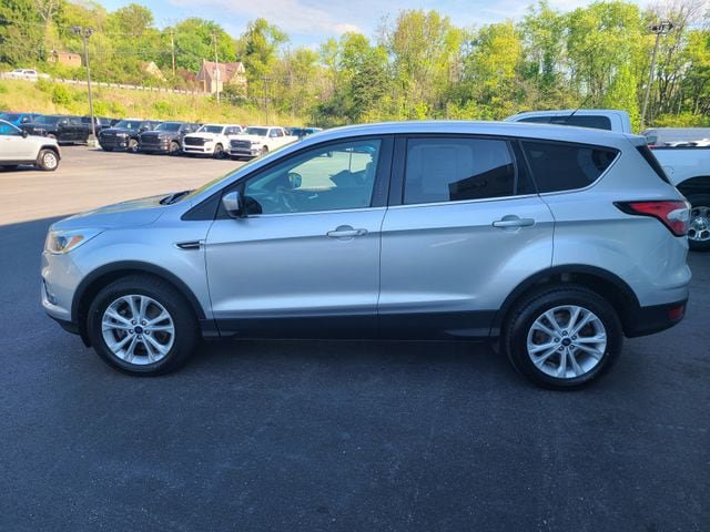 Used 2017 Ford Escape SE w/ SE Cold Weather Package AWD/4WD image 2