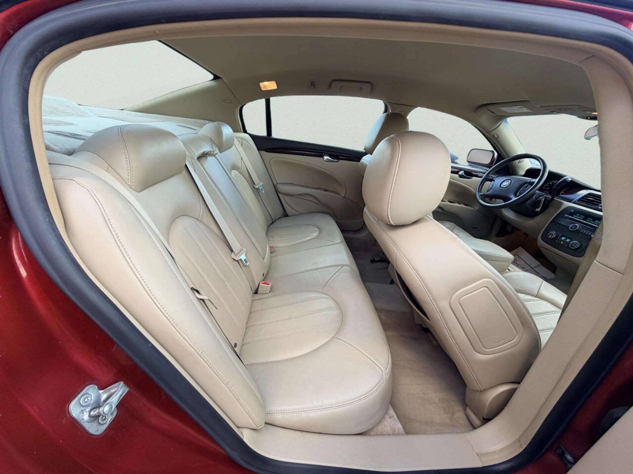 Used 2011 Buick Lucerne CXL FWD image 22