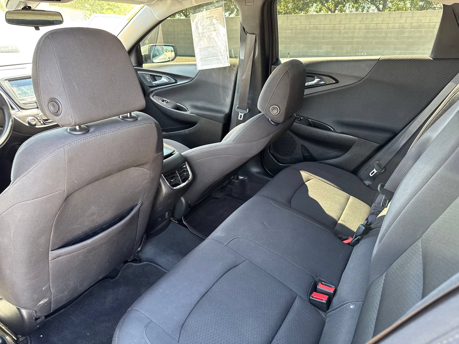 Used 2017 Chevrolet Malibu LT FWD image 13