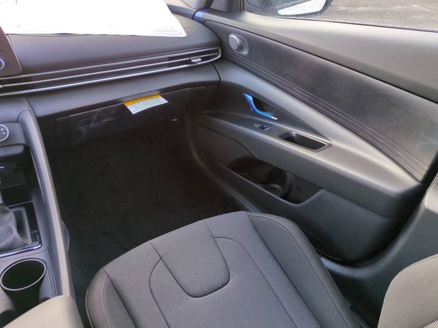 New 2026 Hyundai Elantra SE FWD image 16