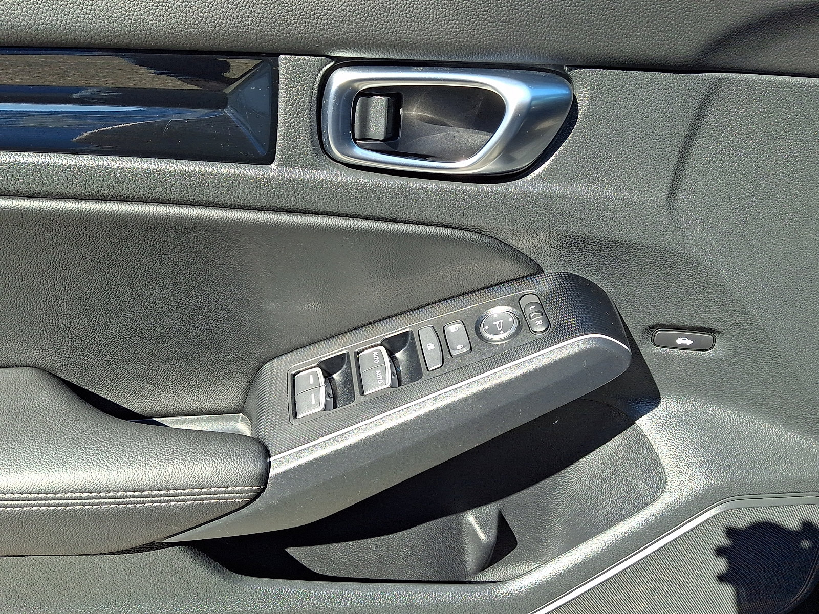 Used 2025 Honda Civic Sport Touring image 12