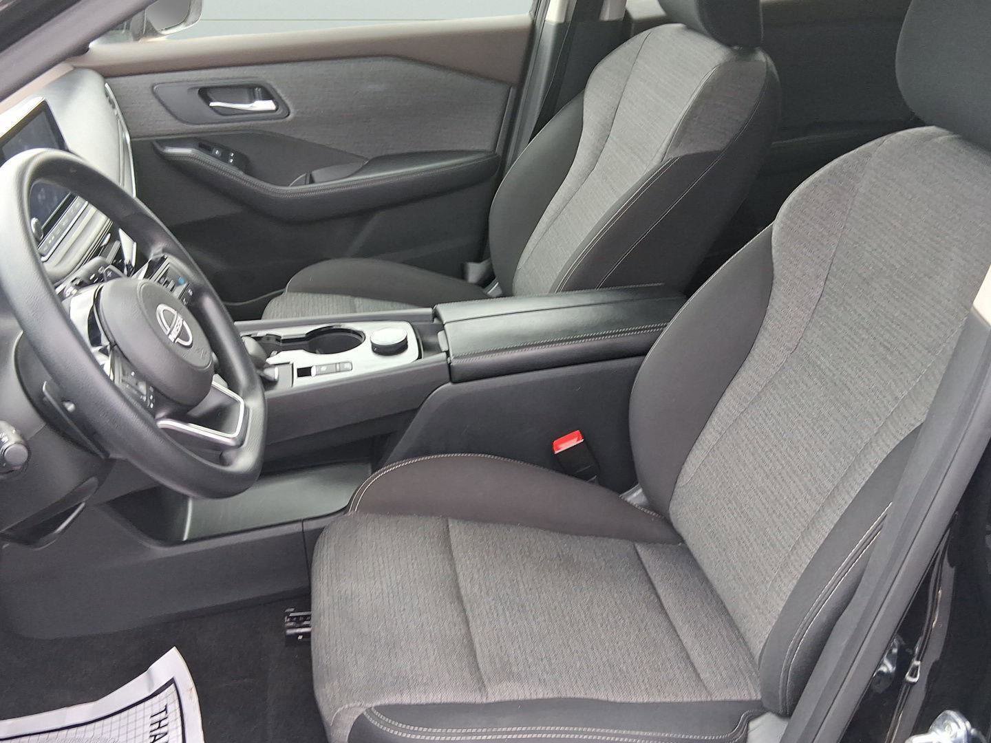 Used 2023 Nissan Rogue SV image 12